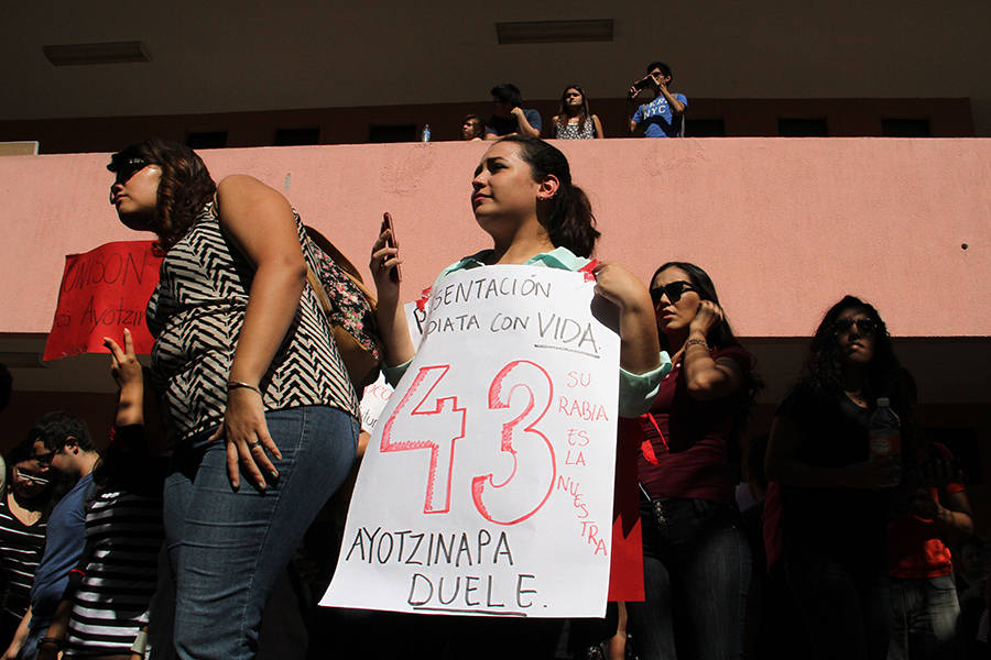 Primera Jornada de Acción Global por Ayotzinapa. Universidad de Sonora, 22 de octubre de 2014. Foto: Alonso Castillo